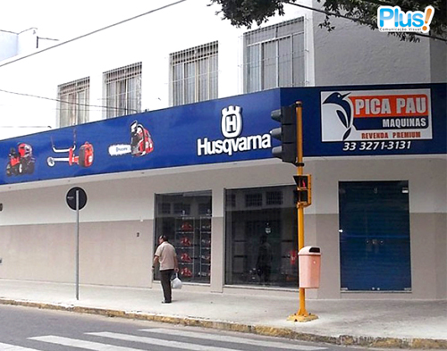 placa_fachada_acm_plus_