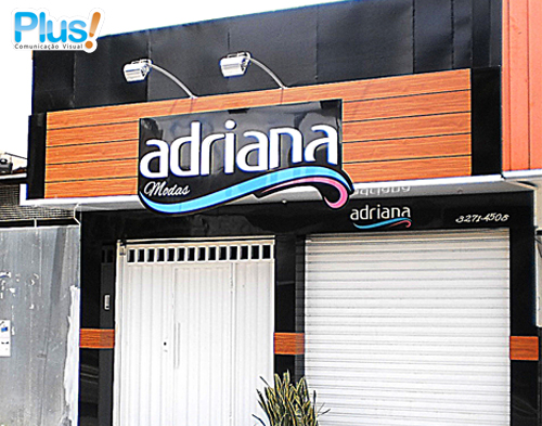placa_fachada_plus_acm_comunicacao